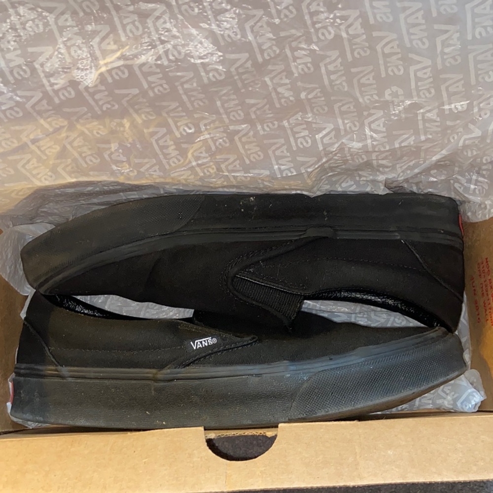 Unisex (Women's size 10, Men's size 8.5) Vans All Black Slip-On Shoes